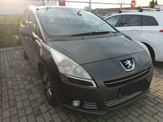 Peugeot 5008 2012