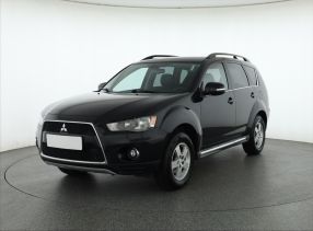 Mitsubishi Outlander - 2011