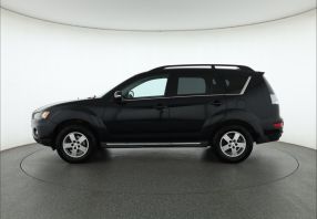 Mitsubishi Outlander - 2011
