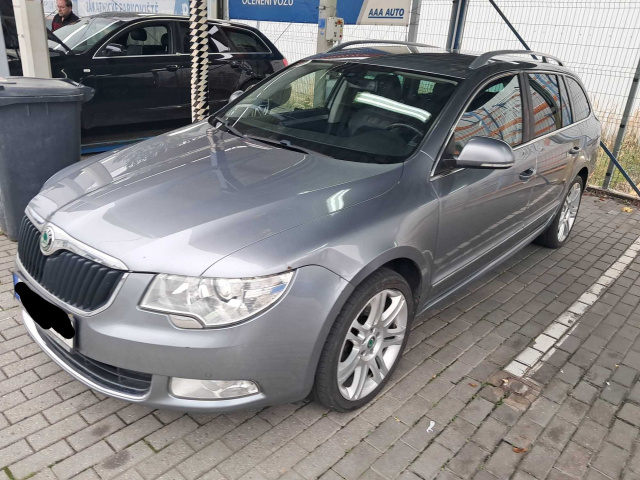 Škoda Superb 2011