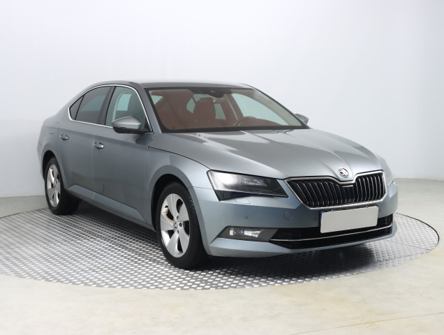 Škoda Superb 2016