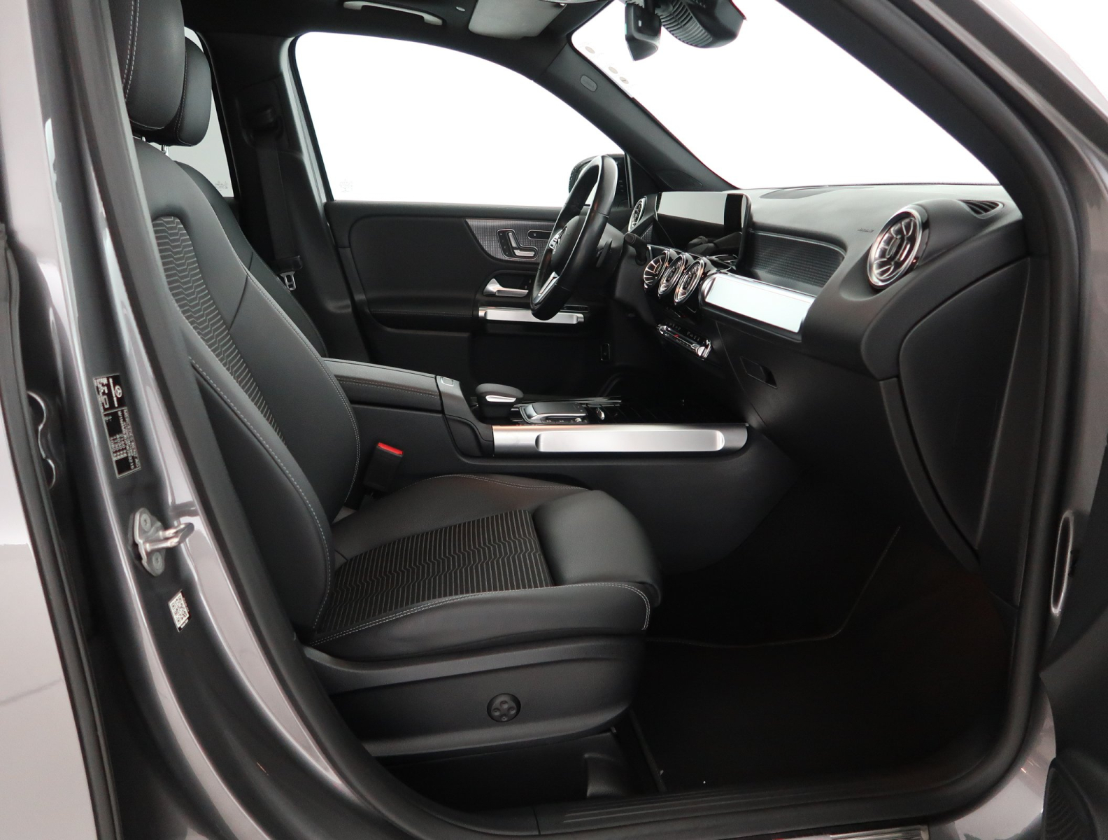 Mercedes-Benz GLB - 2023