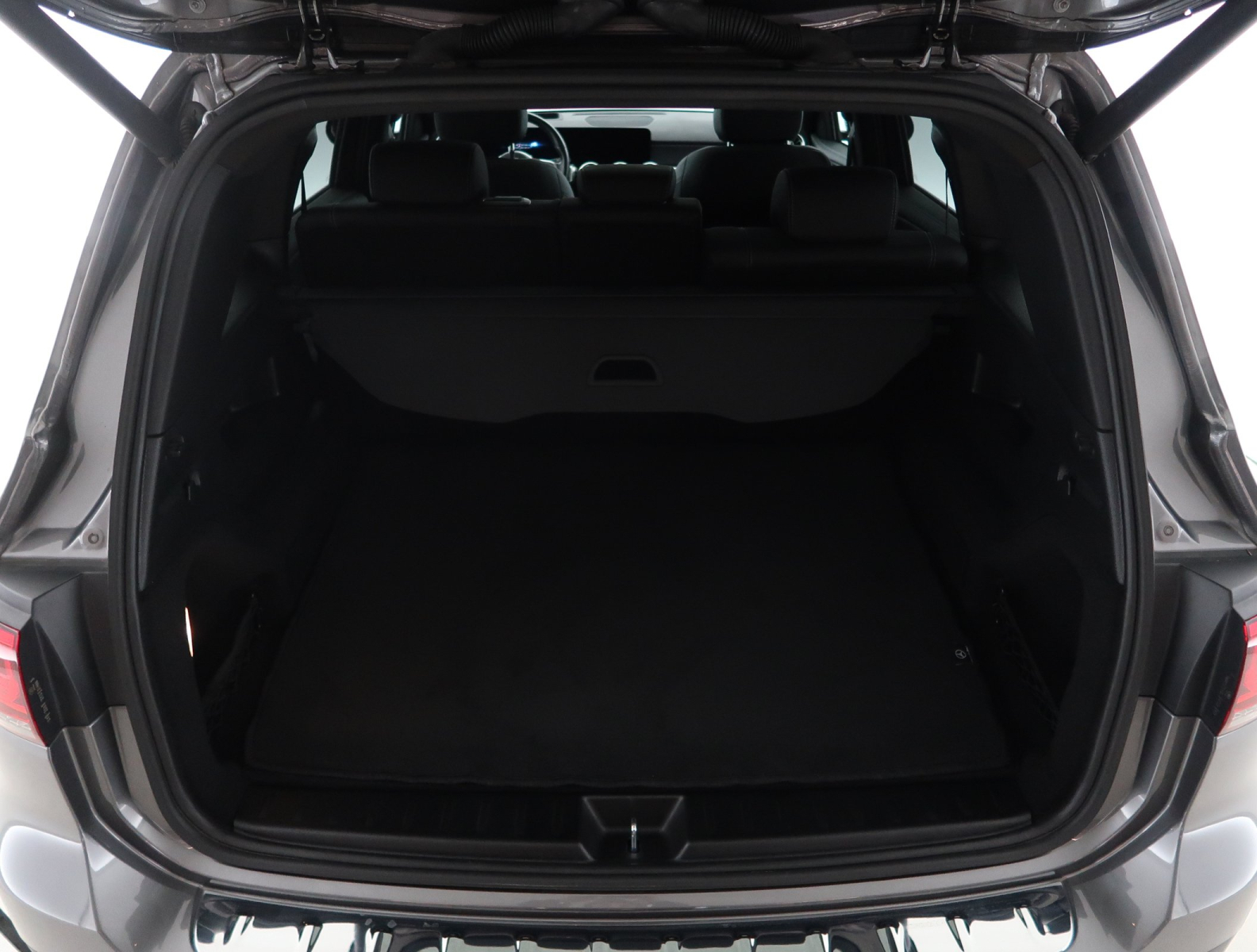 Mercedes-Benz GLB - 2023