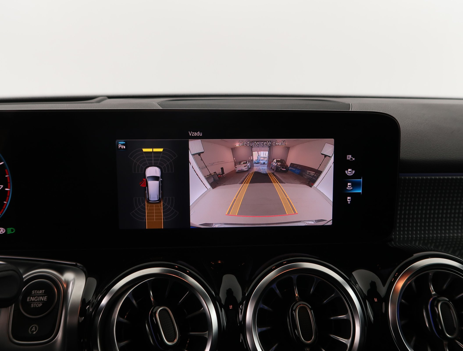 Mercedes-Benz GLB - 2023