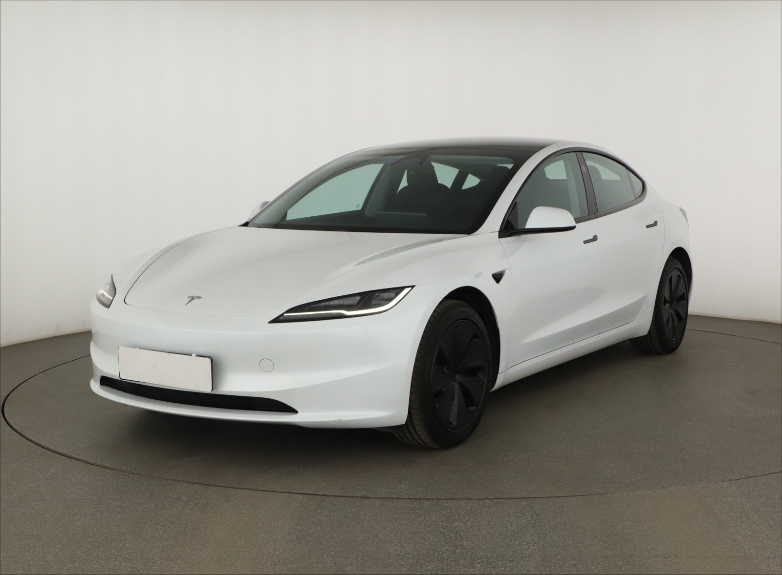 Tesla Model 3 - 2024