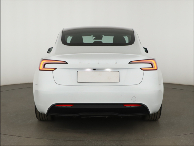 Tesla Model 3 - 2024