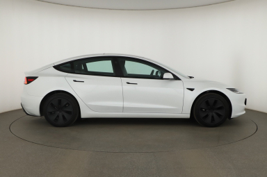 Tesla Model 3 - 2024