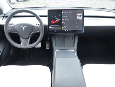 Tesla Model 3 - 2021