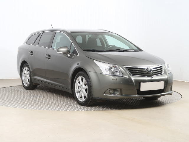 Toyota Avensis 2012