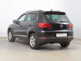 Volkswagen Tiguan - 2012