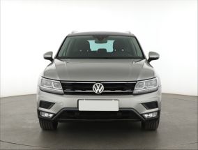 Volkswagen Tiguan - 2016