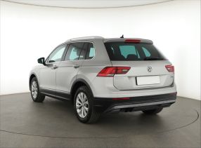 Volkswagen Tiguan - 2016