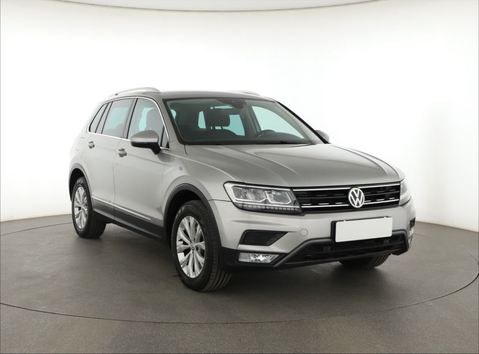 Volkswagen Tiguan - 2016