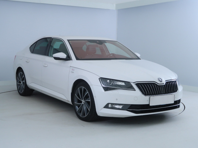 Škoda Superb 2016