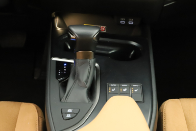 Lexus UX - 2024