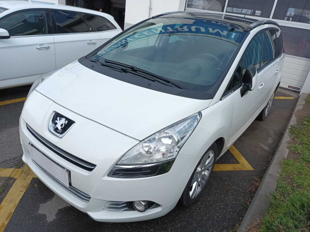 Peugeot 5008 2013