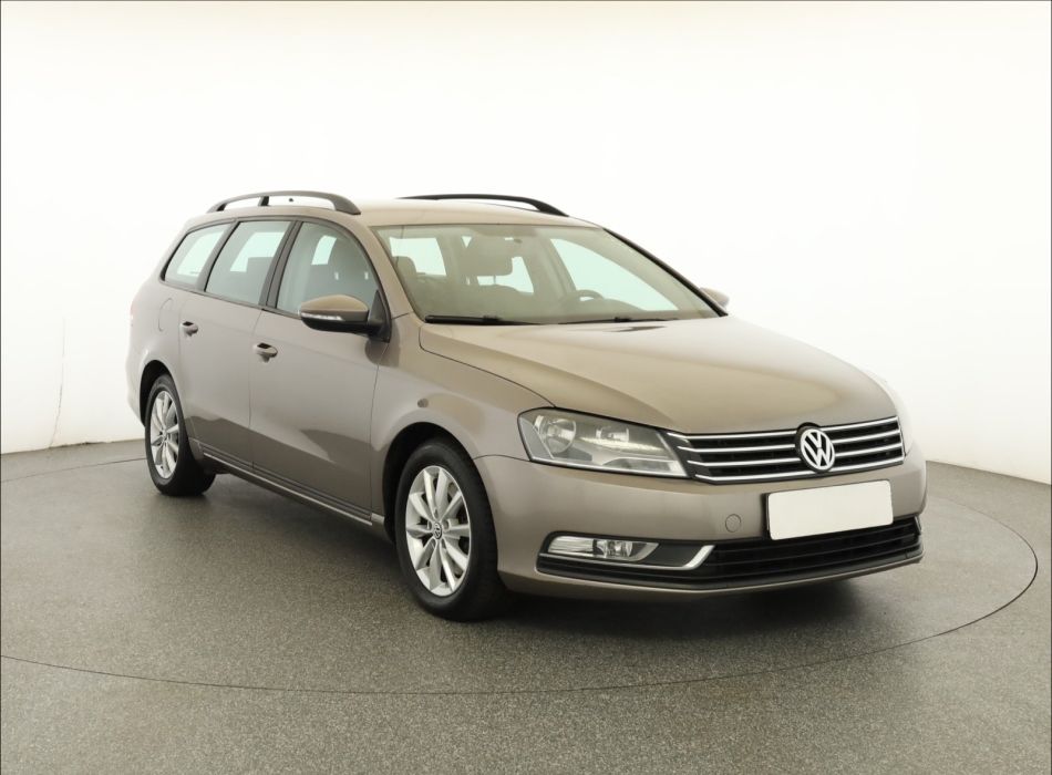 Volkswagen Passat - 2011