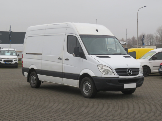 Mercedes-Benz Sprinter 2011