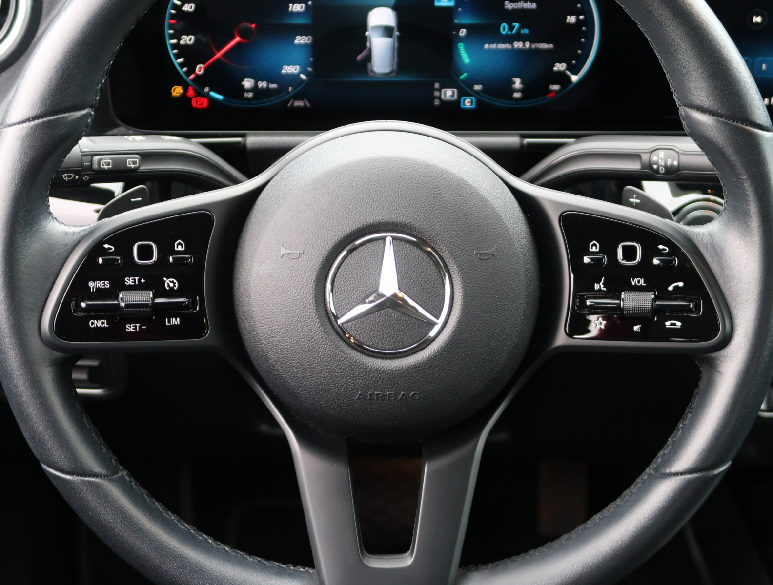 Mercedes-Benz B - 2022