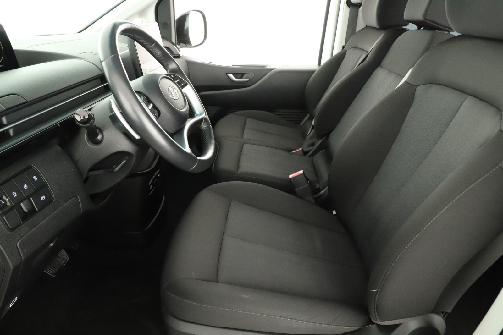 Hyundai Staria - 2023