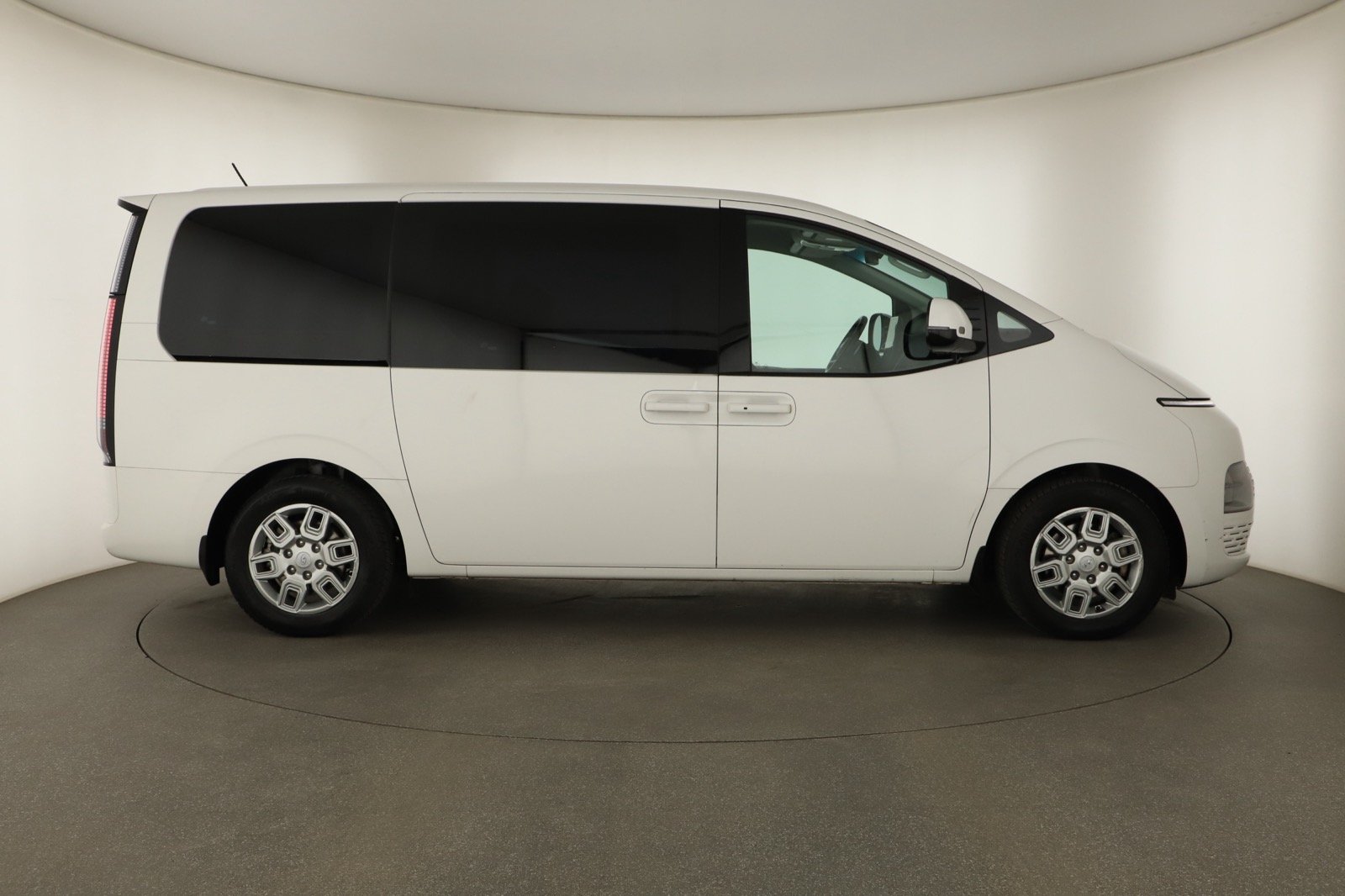 Hyundai Staria - 2023