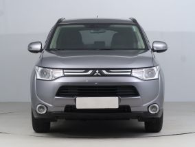 Mitsubishi Outlander - 2013