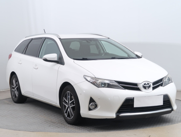 Toyota Auris 2015
