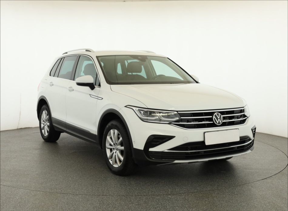 Volkswagen Tiguan - 2020