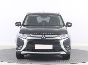 Mitsubishi Outlander - 2015