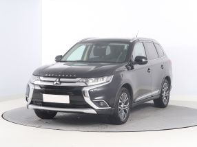 Mitsubishi Outlander - 2015