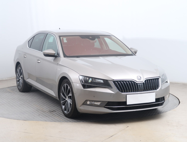 Škoda Superb 2016