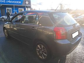Toyota Corolla - 2004