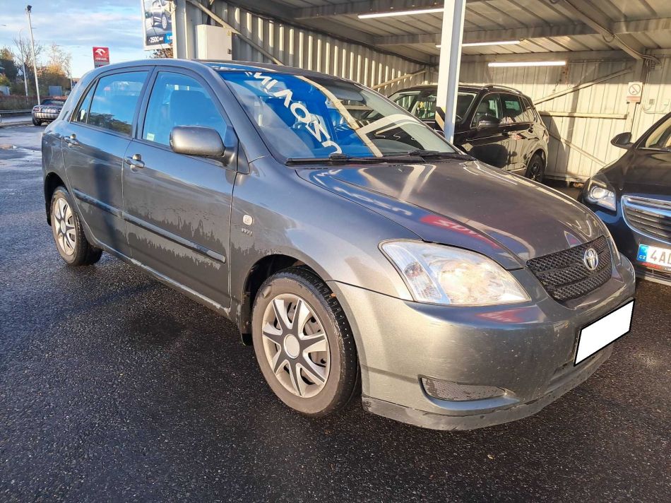 Toyota Corolla - 2004