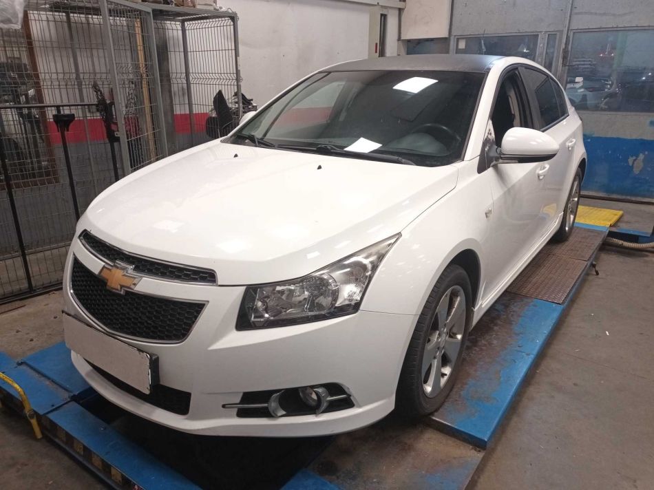 Chevrolet Cruze - 2012