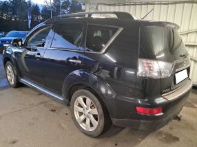 Mitsubishi Outlander - 2012