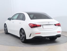 Mercedes-Benz A - 2021