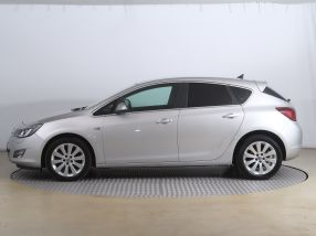 Opel Astra - 2010