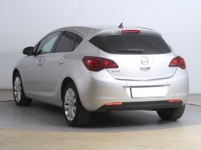 Opel Astra - 2010