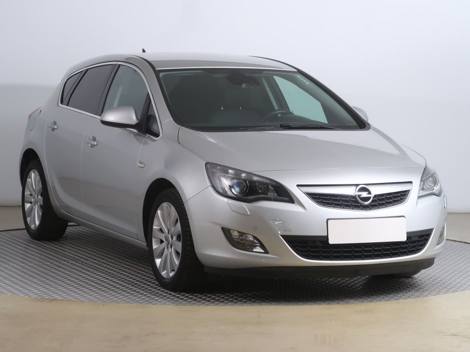 Opel Astra - 2010