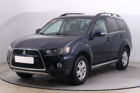 Mitsubishi Outlander - 2010