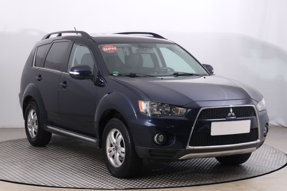 Mitsubishi Outlander - 2010