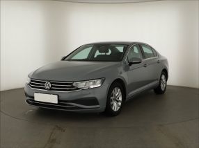 Volkswagen Passat - 2022
