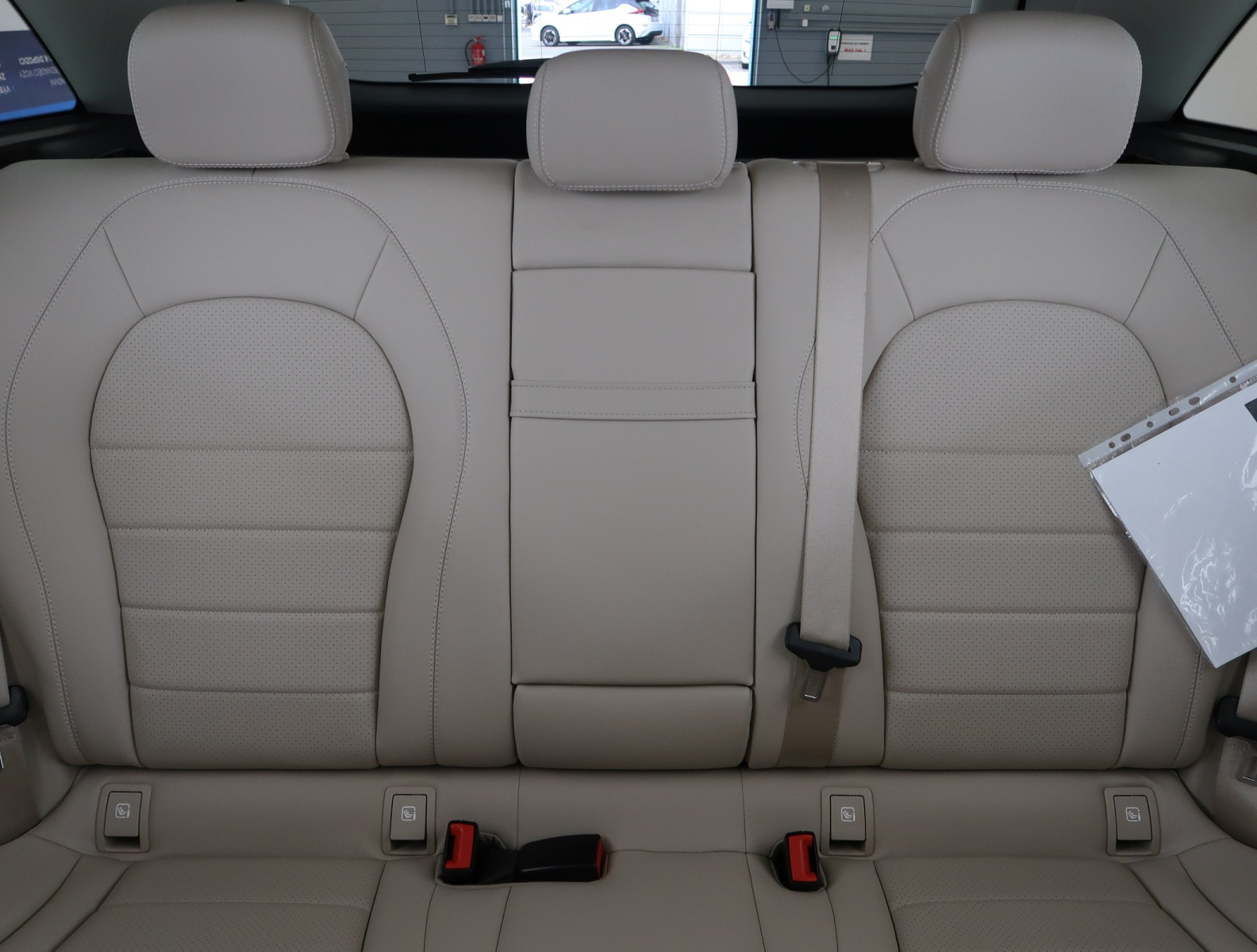 Mercedes-Benz GLC - 2021