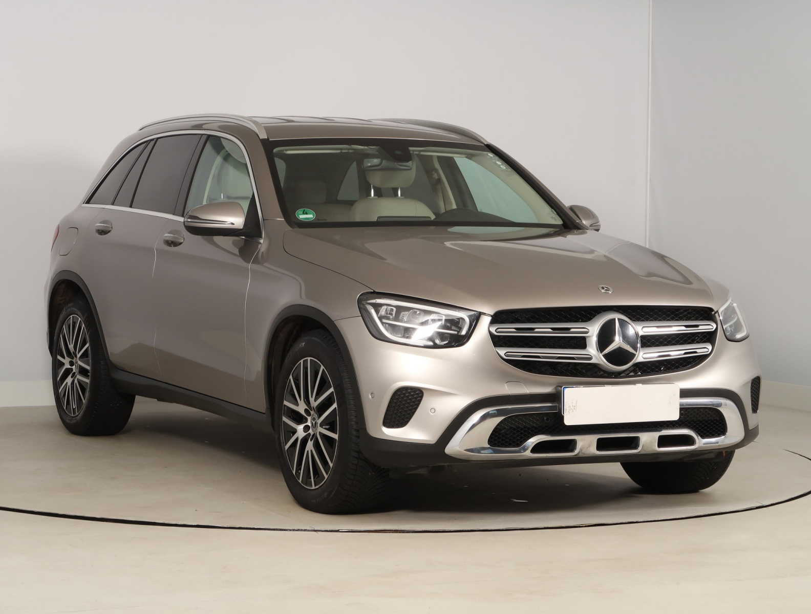 Mercedes-Benz GLC - 2021
