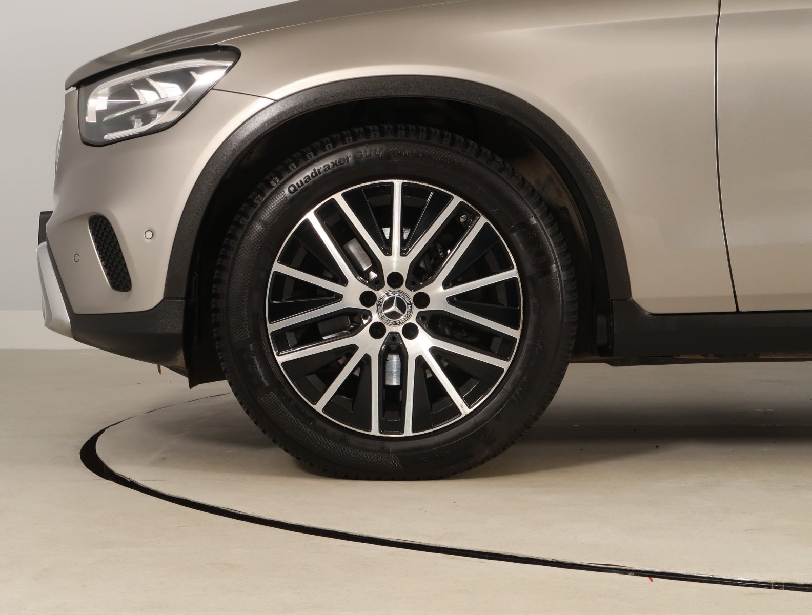 Mercedes-Benz GLC - 2021