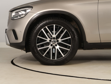 Mercedes-Benz GLC - 2021