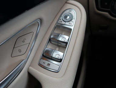 Mercedes-Benz GLC - 2021