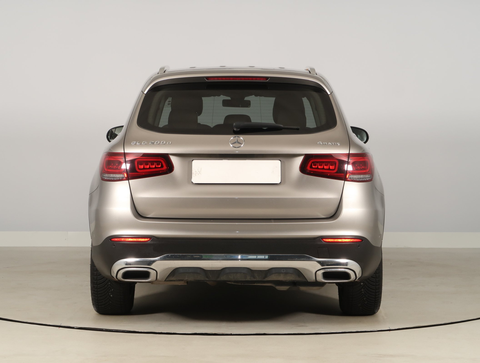 Mercedes-Benz GLC - 2021