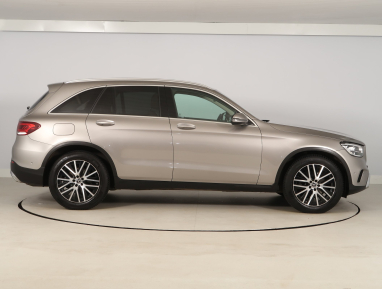 Mercedes-Benz GLC - 2021