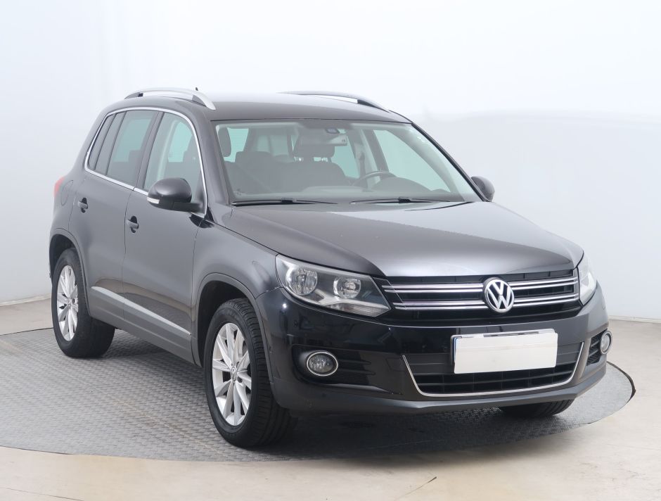 Volkswagen Tiguan - 2012